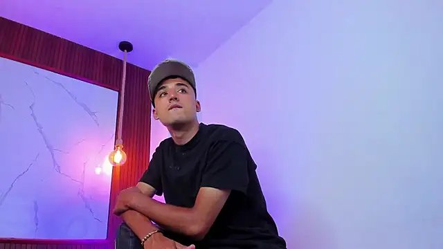 Hadrian Torres online show from March 2026 03:05:02 PM