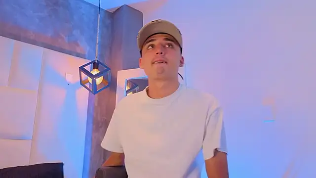 Hadrian Torres online show from March 2026 12:43:01 PM