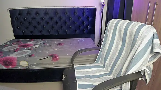 Josy 11 online show from April 2026 01:29:02 AM