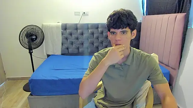 Josy 11 online show from March 2026 07:03:02 PM