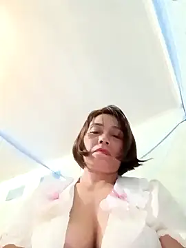 Lyly22x online show from April 2026 01:51:01 PM