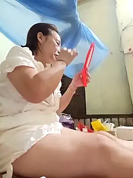 Lyly22x online show from April 2026 12:32:02 PM