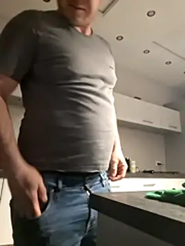 Snapshot of AgaiJa42 chatting on April 2026 09:37:02 PM AgaiJa42 online show from April 2026 09:37:02 PM