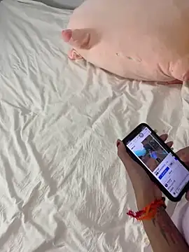 x-xingai2 online show from April 2026 06:03:02 PM