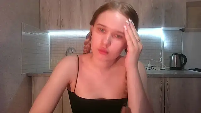 Snapshot of Alice_Pleasance chatting on June 2026 06:16:02 PM Alice Pleasance online show from June 2026 06:16:02 PM