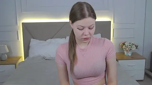 Sophie Rays online show from March 2026 04:15:01 AM
