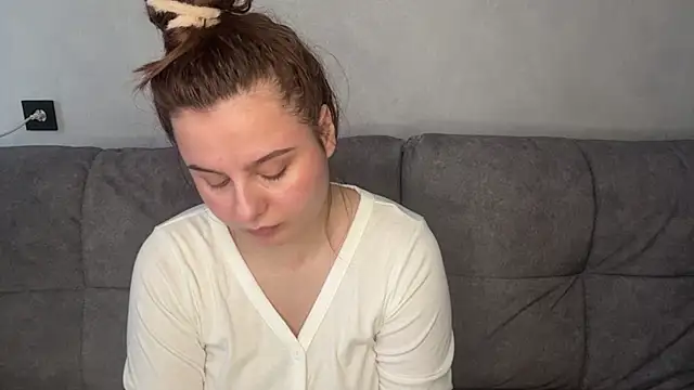 Ellaizatelly online show from April 2026 11:38:02 AM