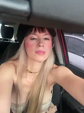 Camilabarbietoscano online show from March 2026 11:32:02 AM