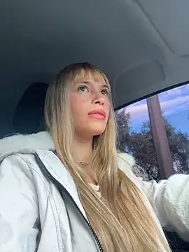 Camilabarbietoscano online show from March 2026 11:48:02 AM