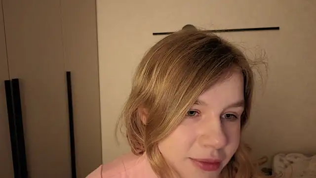 AureliaAngel online show from April 2026 10:01:01 PM