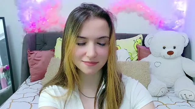 LeenMoonie online show from March 2026 10:57:02 PM