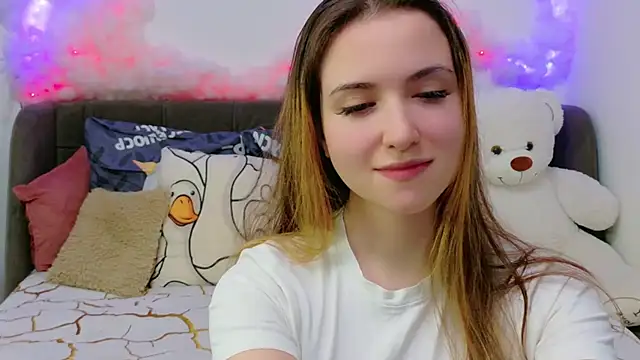Snapshot of LeenMoonie chatting on May 2026 08:06:03 PM LeenMoonie online show from May 2026 08:06:03 PM