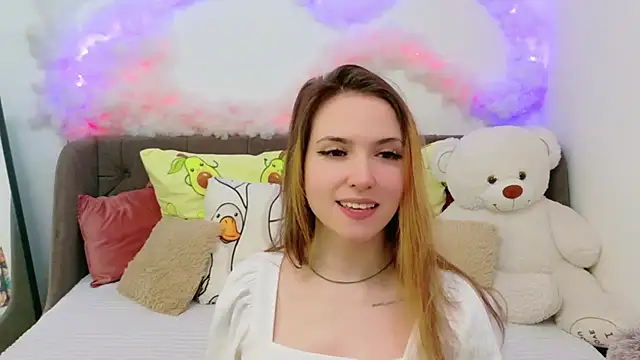 LeenMoonie online show from April 2026 12:19:02 PM