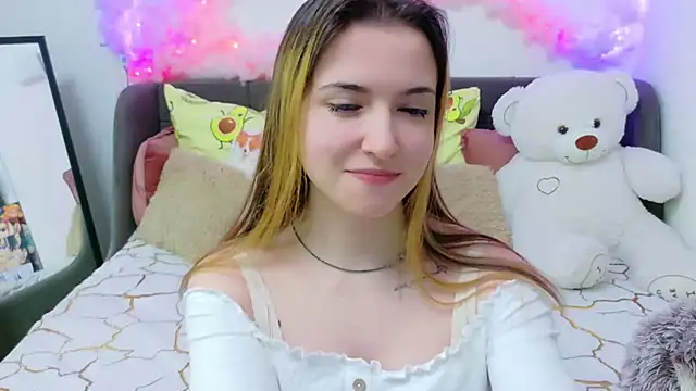 LeenMoonie online show from April 2026 09:54:01 PM