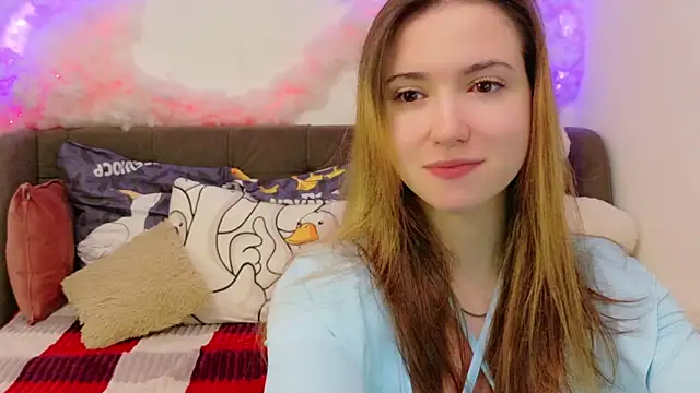 Snapshot of LeenMoonie chatting on May 2026 05:36:02 AM LeenMoonie online show from May 2026 05:36:02 AM