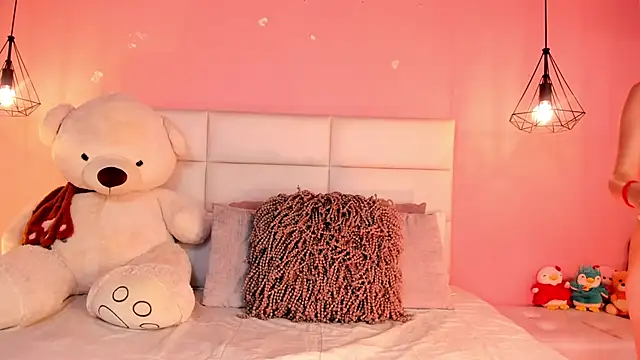 KarolyneLune online show from June 2026 08:14:01 PM