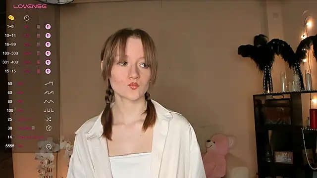 MalloryGray online show from March 2026 03:32:02 PM