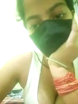 nidhiyadav00 online show from April 2026 07:18:01 PM
