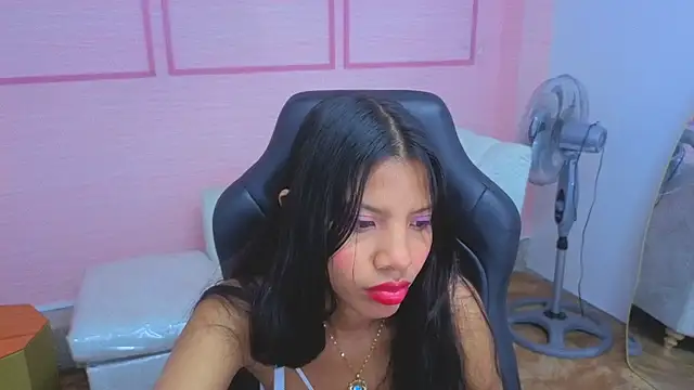 Snapshot of emily_smith_t chatting on June 2026 12:39:02 PM emily smith t online show from June 2026 12:39:02 PM