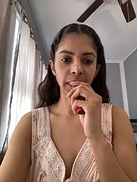 karlatiburcio online show from May 2026 06:00:02 PM