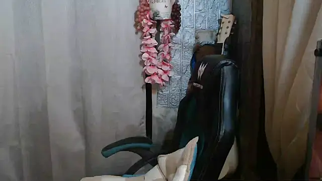 Snapshot of small_13 chatting on May 2026 02:57:01 PM small 13 online show from May 2026 02:57:01 PM