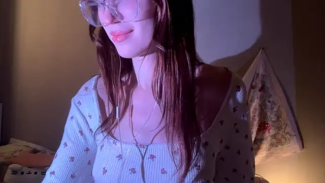 holly sinner  online show from April 2026 10:17:02 PM