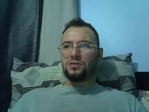piazaocwb23 online show from April 2026 09:31:01 PM