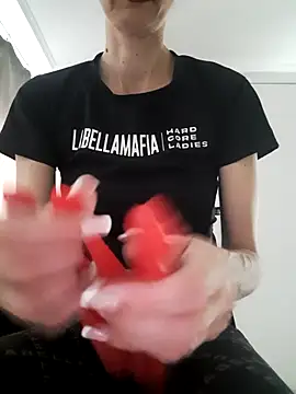 pimentinha02 online show from April 2026 01:47:01 PM