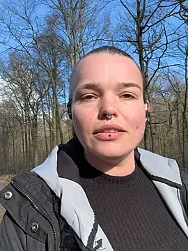 YoungLoreena online show from March 2026 02:10:01 PM