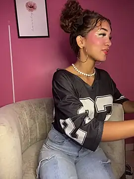 NaughtyLatinaxxx online show from April 2026 08:54:02 PM