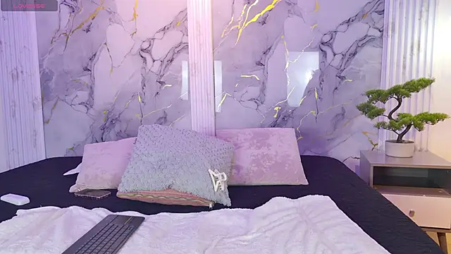 charlotte quee  online show from July 2026 06:52:01 PM