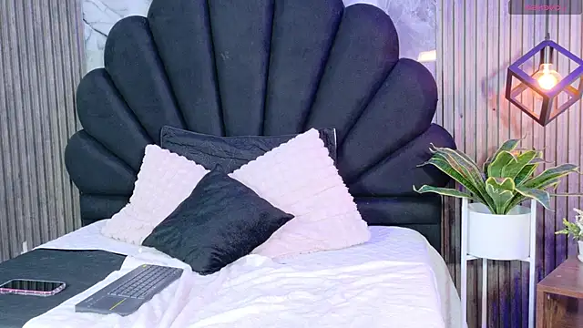 Snapshot of _charlotte_quee_ chatting on May 2026 01:31:02 PM charlotte quee online show from May 2026 01:31:02 PM