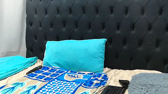 Dark Slim Thick online show from April 2026 06:27:02 PM