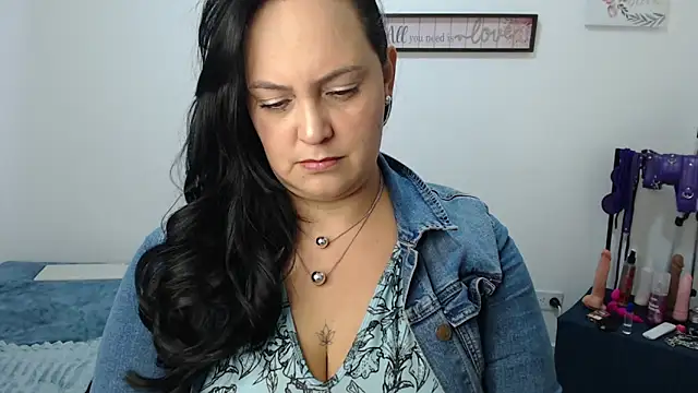 Veroniicabbw  online show from May 2026 01:09:01 PM