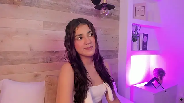 Snapshot of cristin_collins chatting on July 2026 02:35:02 AM cristin collins online show from July 2026 02:35:02 AM