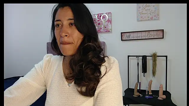 violeta scott online show from May 2026 12:52:01 PM