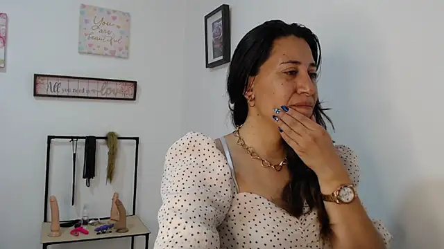 violeta scott online show from April 2026 12:53:02 PM