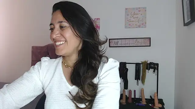 violeta scott online show from June 2026 02:39:02 PM