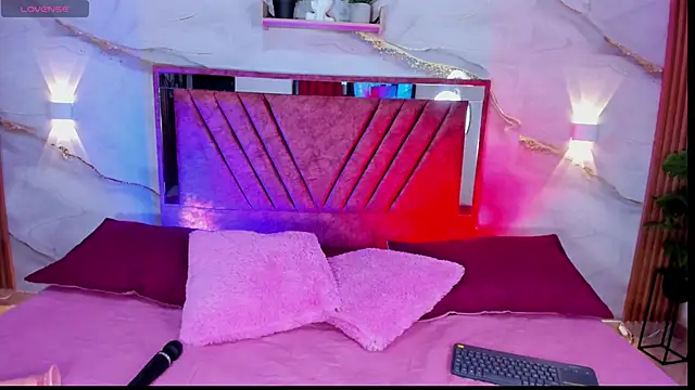 sofi naughty   online show from April 2026 10:58:01 PM