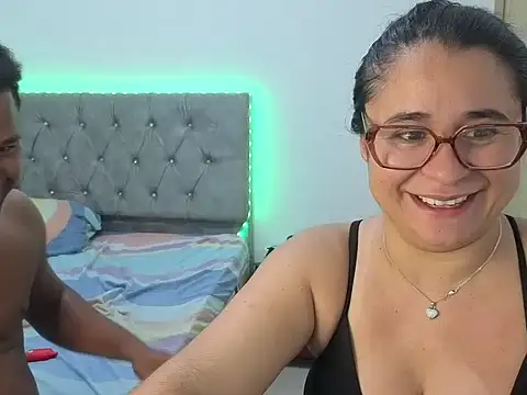 estrellajunior online show from May 2026 11:15:01 PM