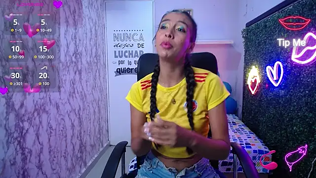 Snapshot of sandra_petite19 chatting on July 2026 03:57:01 AM sandra petite19 online show from July 2026 03:57:01 AM