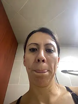 ItsAmara online show from June 2026 10:20:02 PM