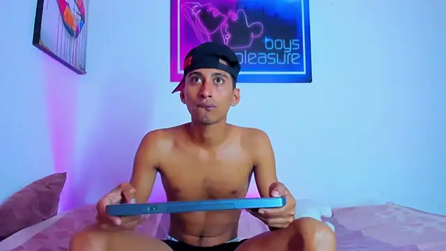 Boys xxx  online show from April 2026 12:17:01 PM