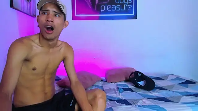 Boys xxx  online show from May 2026 01:12:02 PM