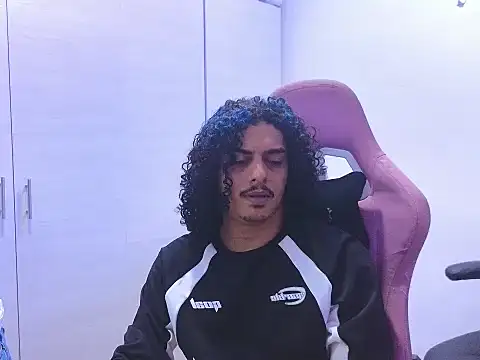 Lucky-Couple online show from March 2026 12:43:01 PM