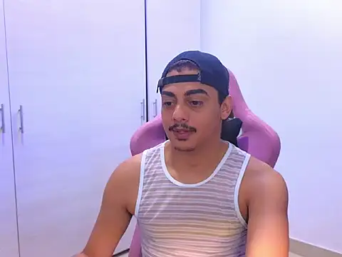 Snapshot of Cute-Curls chatting on March 2026 01:11:01 AM Cute-Curls online show from March 2026 01:11:01 AM