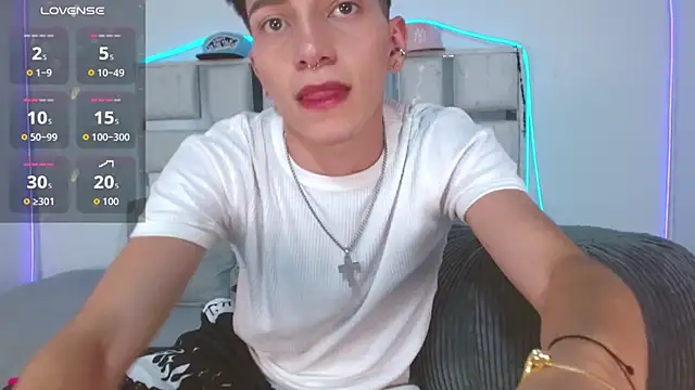 Snapshot of tiam_muller_fenix chatting on May 2026 01:25:01 AM tiam muller fenix online show from May 2026 01:25:01 AM