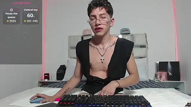 tiam muller fenix online show from April 2026 01:02:02 AM