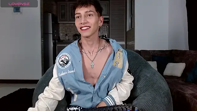 Snapshot of tiam_muller_fenix chatting on May 2026 01:20:01 AM tiam muller fenix online show from May 2026 01:20:01 AM