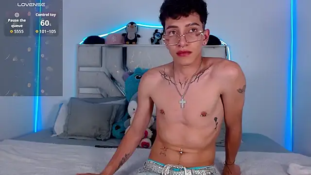 Snapshot of tiam_muller_fenix chatting on June 2026 01:36:02 AM tiam muller fenix online show from June 2026 01:36:02 AM